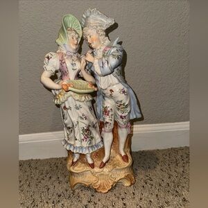 Antique 18thC Derby Porcelain Court Hairdresser Figurine Figure English England